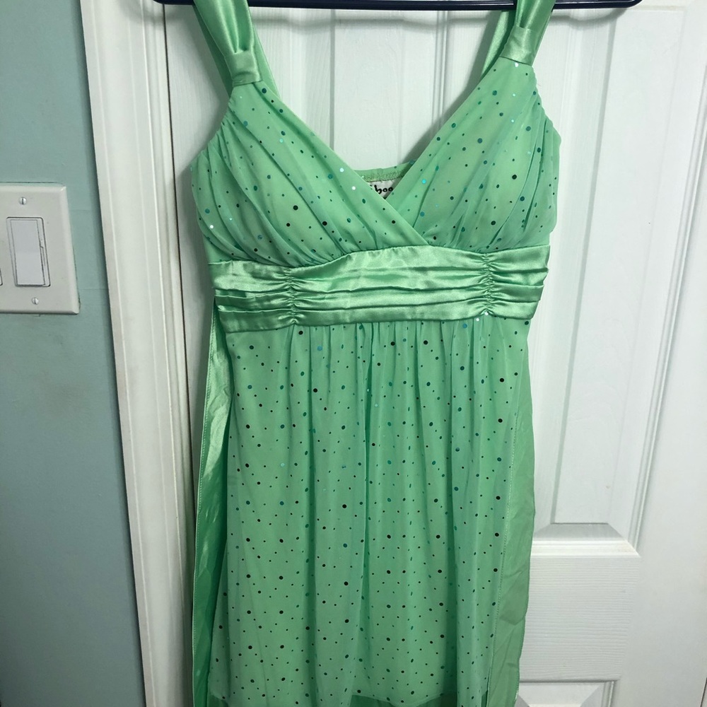 Very pretty green dress size M